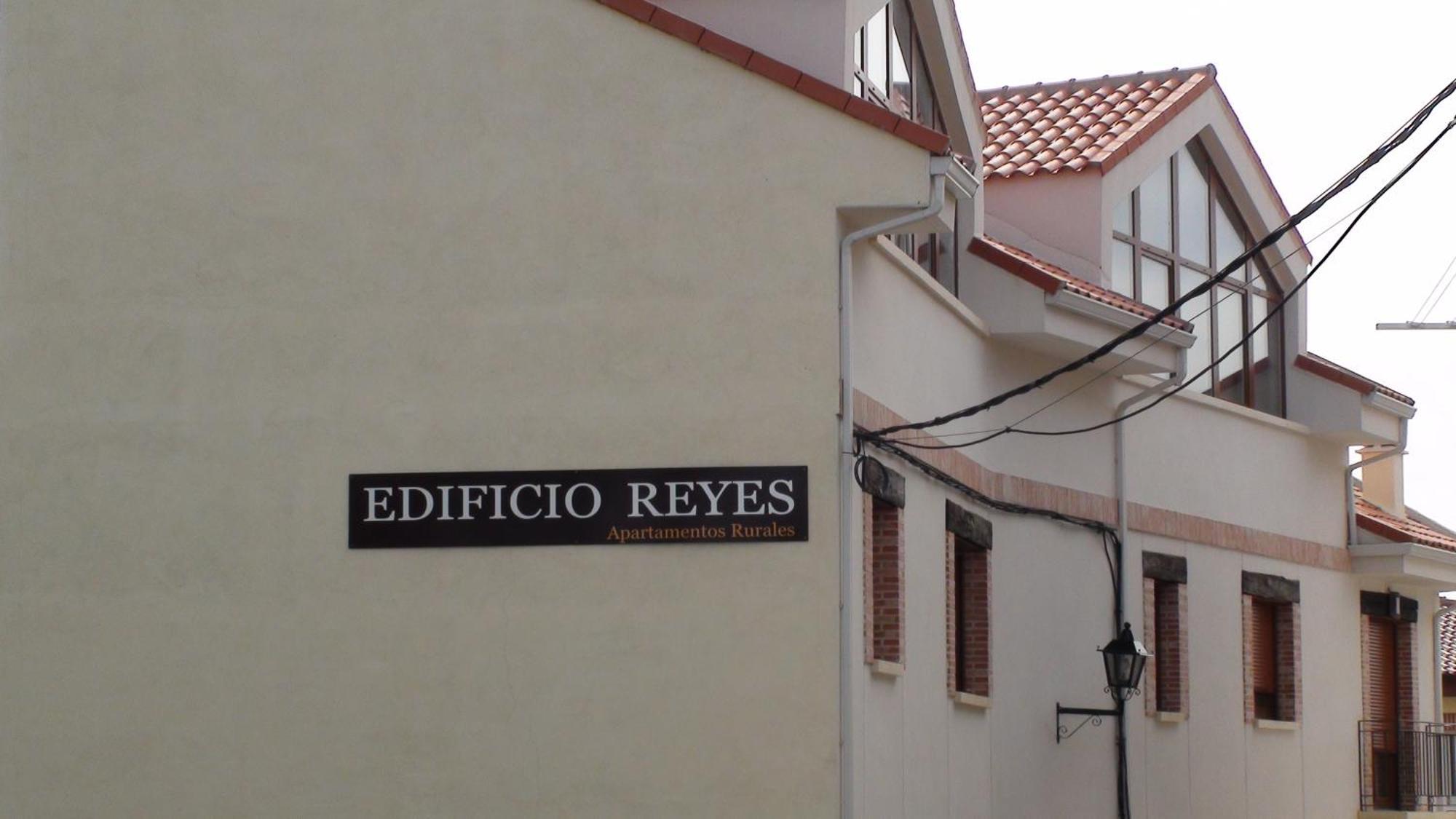 Edificio Reyes Apartment Ла Адрада Екстериор снимка